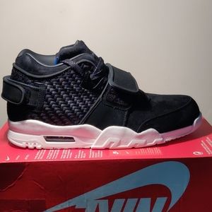 Nike

 Men's Black Air Tr. V . Cruz Shoes